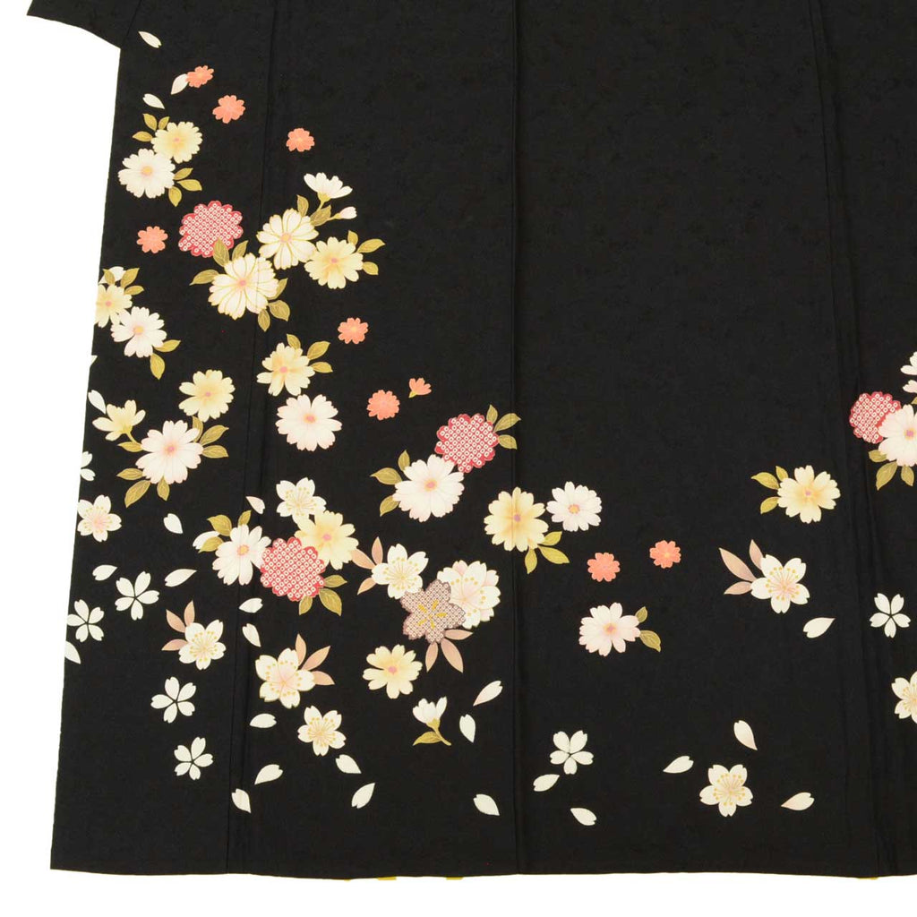 [Used] Recycled Kimono, Furisode (long-sleeved kimono), Vintage Furisode, Pure Silk, Size L, Excellent Condition, Length 162.7cm (64.1in), Sleeve Length 65.7cm (25.9in), Lined, Ready-made, Gold Embroidery, Black, Floral, Reused, uu1763b 