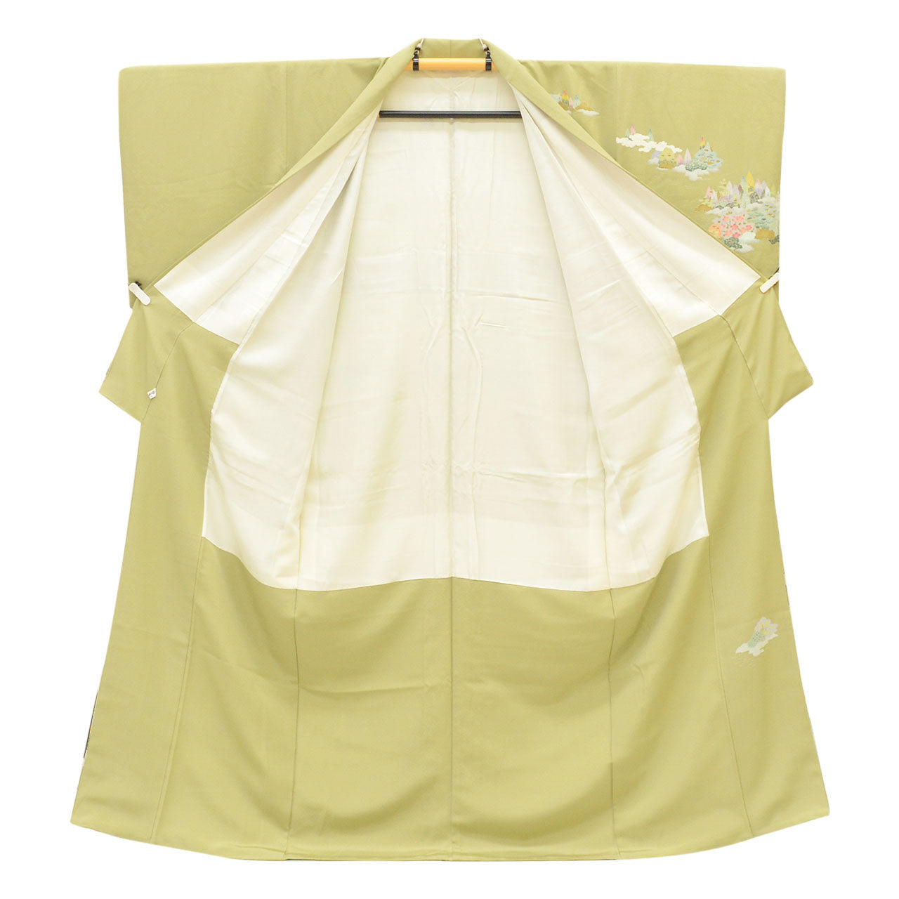 [Used] Recycled Kimono, Visiting Kimono, Pure Silk, Size M (Slightly Plus Size L), Excellent Condition, Length 160cm, Sleeve Length 63.3cm, Lined, Ready-made, Single Crest, Yuzen Dyeing, Artist's Signature, Green Landscape, Reused uu1765b 