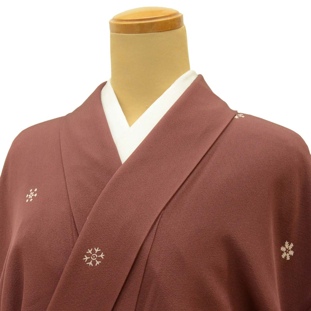 [Used] Recycled Kimono, Komon style, Pure Silk, Size M, Good Condition, Length 158.3cm (62.3in), Sleeve Length 64.3cm (25.3in), Lined, Ready-made, Brown with Snowflake Pattern, Reused uu1789b 