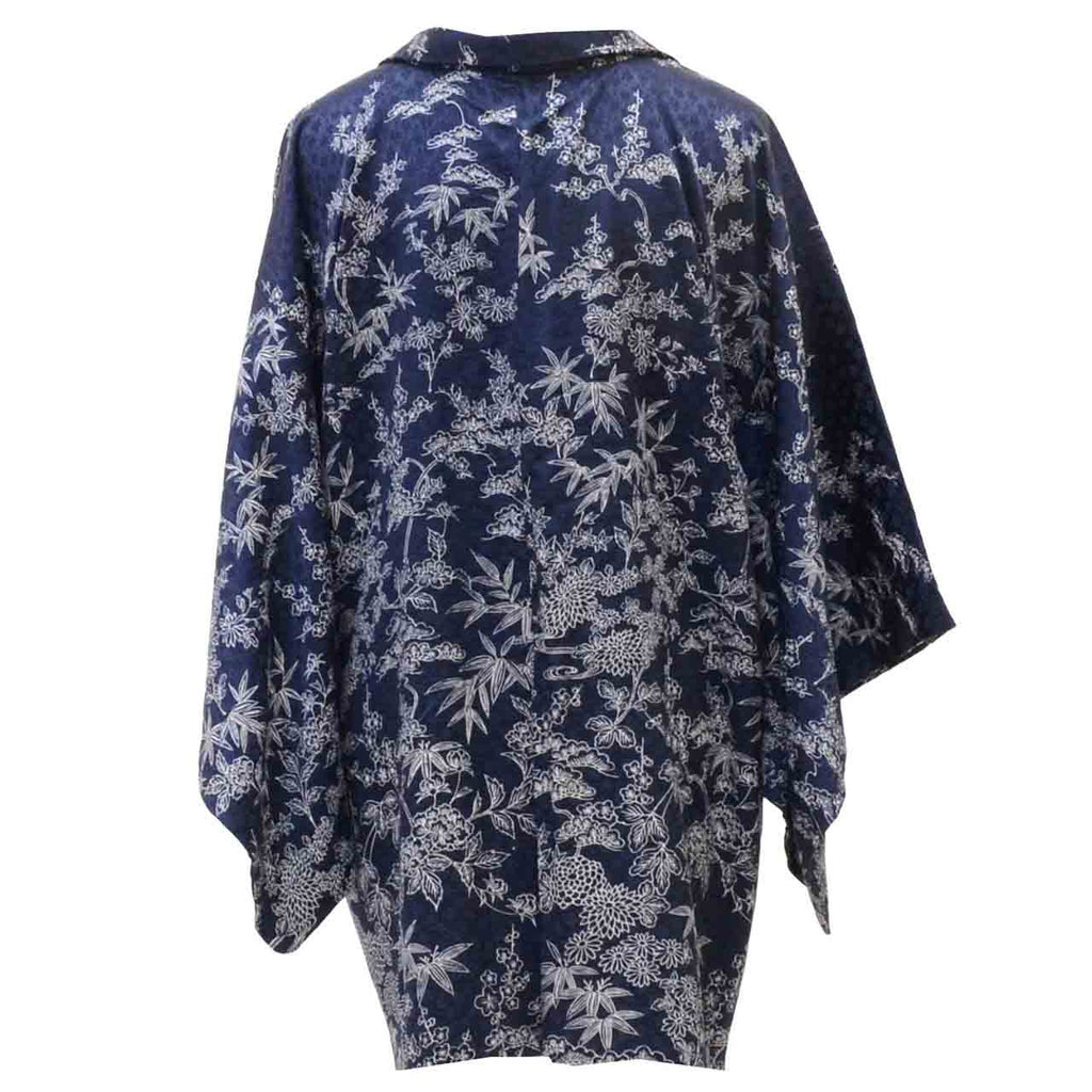 [Used] Silk Haori (short jacket), Recycled Haori, Sleeve length 62.5cm (24.6in), Body length 79.5cm (31.3in), Navy blue, Pine, bamboo, and plum blossom pattern, uu1830b 