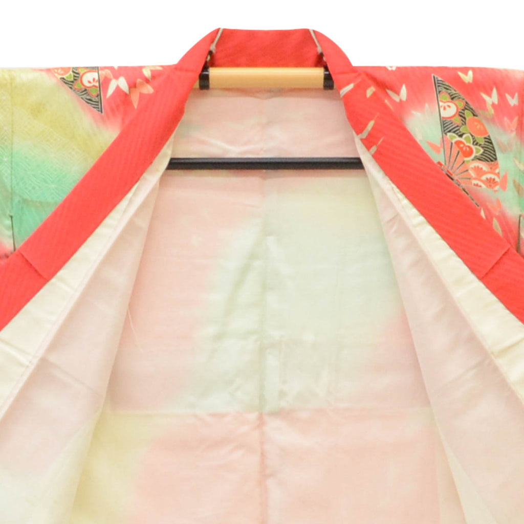 [Used] Recycled Kimono for Girls, Shichi-Go-San (7 years old), Single Kimono, Pure Silk, Ready-made, Sleeve Length 60.5cm (23.8in), Body Length 130.5cm (51.4in), Red, Fan Pattern, Gold Embellishments, uu1868b 