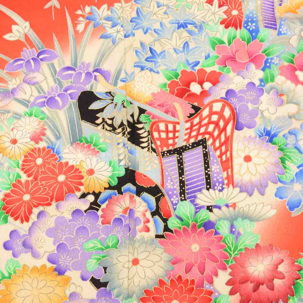 [Used] Recycled Kimono for Girls, Shichi-Go-San (7 years old), Single Kimono, Pure Silk, Ready-made, Sleeve Length 51.5cm (20.3in), Body Length 145.0cm (57.1in), Red, Imperial Carriage Pattern, Gold Embellishments, uu1869b 