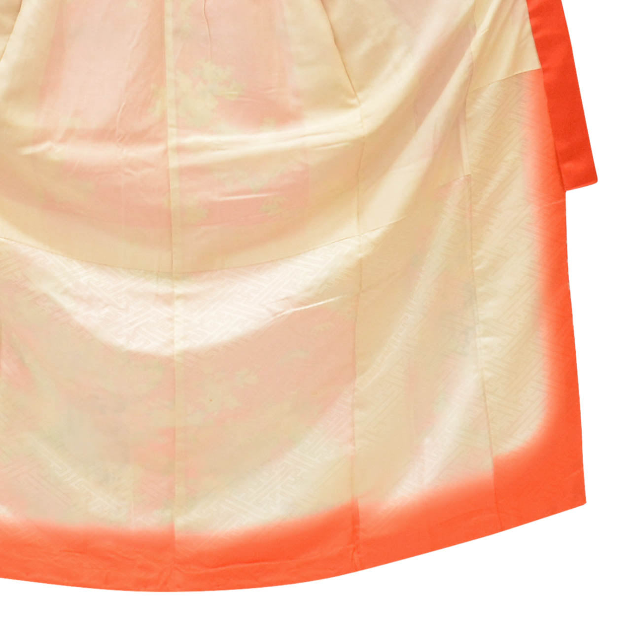 [Used] Recycled Kimono for Girls, Shichi-Go-San (7 years old), Single Kimono, Pure Silk, Ready-made, Sleeve Length 51.5cm (20.3in), Body Length 145.0cm (57.1in), Red, Imperial Carriage Pattern, Gold Embellishments, uu1869b 