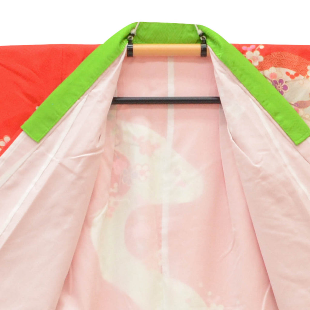 [Used] Recycled Kimono for Girls, Shichi-Go-San (7 years old), Single Kimono, Pure Silk, Ready-made, Sleeve Length 52.0cm (20.5in), Body Length 127.0cm (50.0in), Red, Ball and Crane Pattern, Gold Embellishment, Layered Collar, uu1870b 