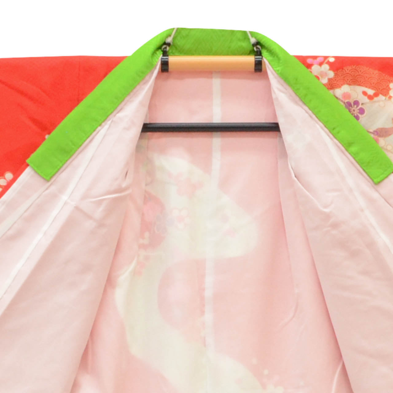 [Used] Recycled Kimono for Girls, Shichi-Go-San (7 years old), Single Kimono, Pure Silk, Ready-made, Sleeve Length 52.0cm (20.5in), Body Length 127.0cm (50.0in), Red, Ball and Crane Pattern, Gold Embellishment, Layered Collar, uu1870b 