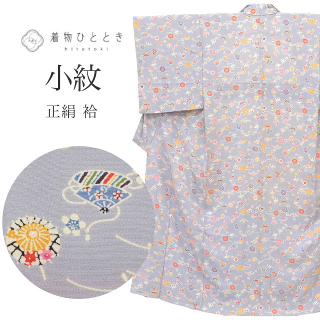 【中古】 リサイクル着物 小紋 着物 正絹 絹 SILK シルク Sサイズ 良品 身丈153cm 三越謹製 裄丈63cm 袷 仕立て上がり 縮緬 グレー 花 扇 傘 色紙 櫛 リユース uu1899b
