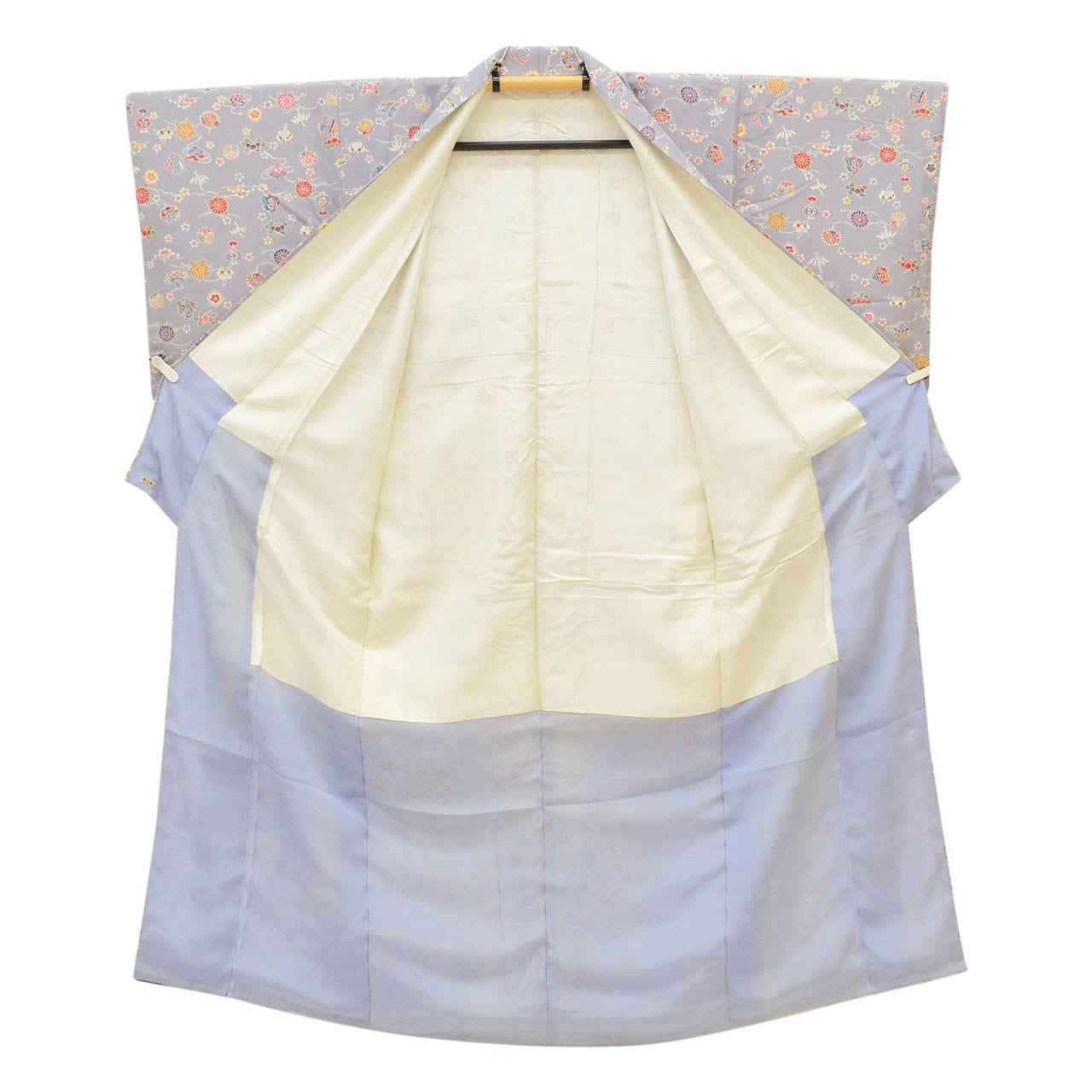 [Used] Recycled Kimono, Komon style, Pure Silk, Size S, Good Condition, Length 153cm, Made by Mitsukoshi, Sleeve Length 63cm, Lined, Ready-made, Crepe fabric, Gray, Flower, Fan, Umbrella, Shikishi (decorative paper), Comb, Reused uu1899b 