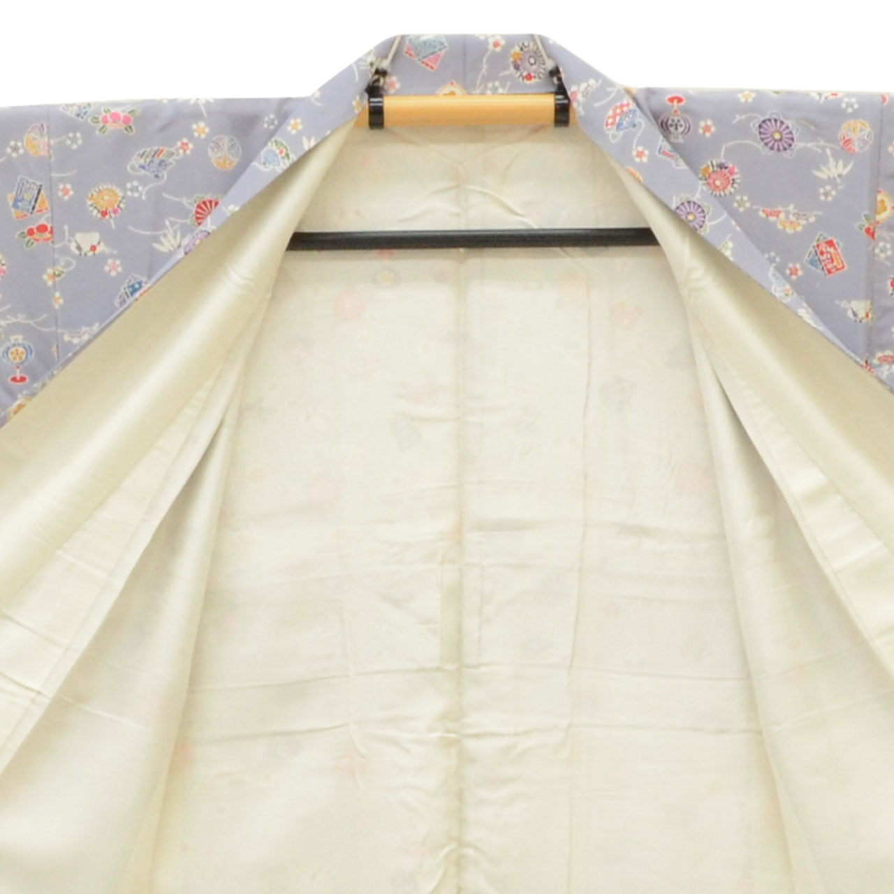 [Used] Recycled Kimono, Komon style, Pure Silk, Size S, Good Condition, Length 153cm, Made by Mitsukoshi, Sleeve Length 63cm, Lined, Ready-made, Crepe fabric, Gray, Flower, Fan, Umbrella, Shikishi (decorative paper), Comb, Reused uu1899b 