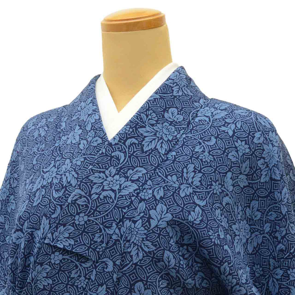 [Used] Recycled Kimono, Komon Kimono, Pure Silk, Size S, Good Condition, Length 154.0cm (60.6in), Sleeve Length 63.0cm (24.8in), Lined, Ready-made, Crepe Fabric, Navy Blue, Floral Arabesque Pattern, Reused uu1900b 