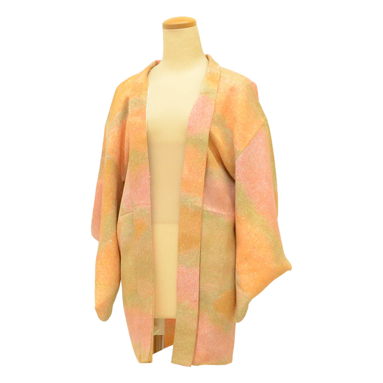 [Used] Silk Haori (short jacket), Recycled Haori, Sleeve length 64.0cm (25.2in), Body length 78.0cm (30.7in), Orange color, Makizome (sprinkled paste) pattern, uu1935b 