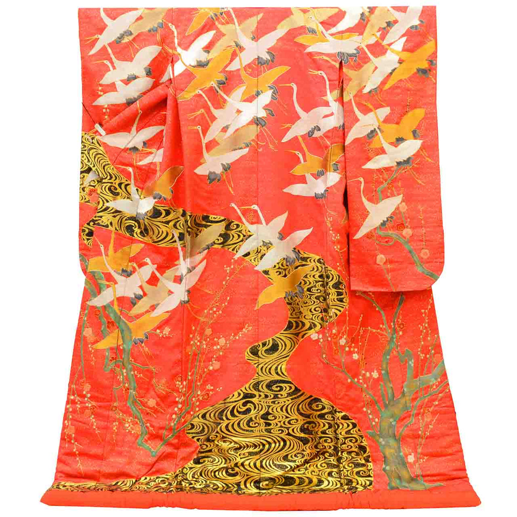 [Used] Recycled Kimono, Irouchikake (Wedding Kimono), Pure Silk, Retro Style, Sleeve Length 66.5cm (26.2in), Body Length 193.0cm (76.0in), Size L, Red, Crane Pattern, Sagura Embroidery, Gold Thread Embroidery, Gold Leaf, uu1960b 