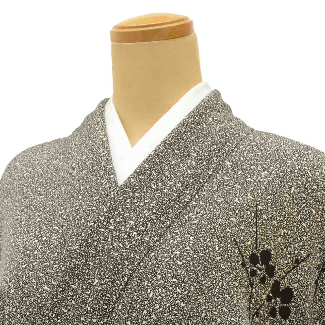 Vintage Japanese Kimono | Tsukesage | Silk | Black Branch Plum Tataki-zome | Artist Kawamura Kyutaro | Size M | Sustainable | uu1970b