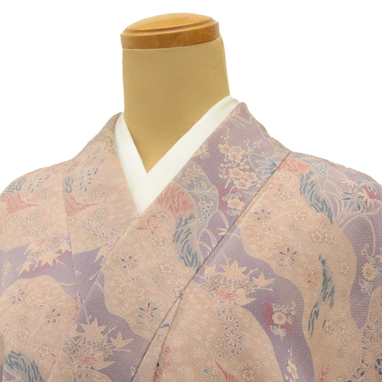 [Used] Recycled Kimono, Komon style, Pure Silk, Size M, Good Condition, Length 157.0cm (61.8in), Sleeve Length 64.0cm (25.2in), Lined, Ready-made, Crepe fabric, Purple, Cloud pattern, Floral design, Silk, Reuse, uu1975b 