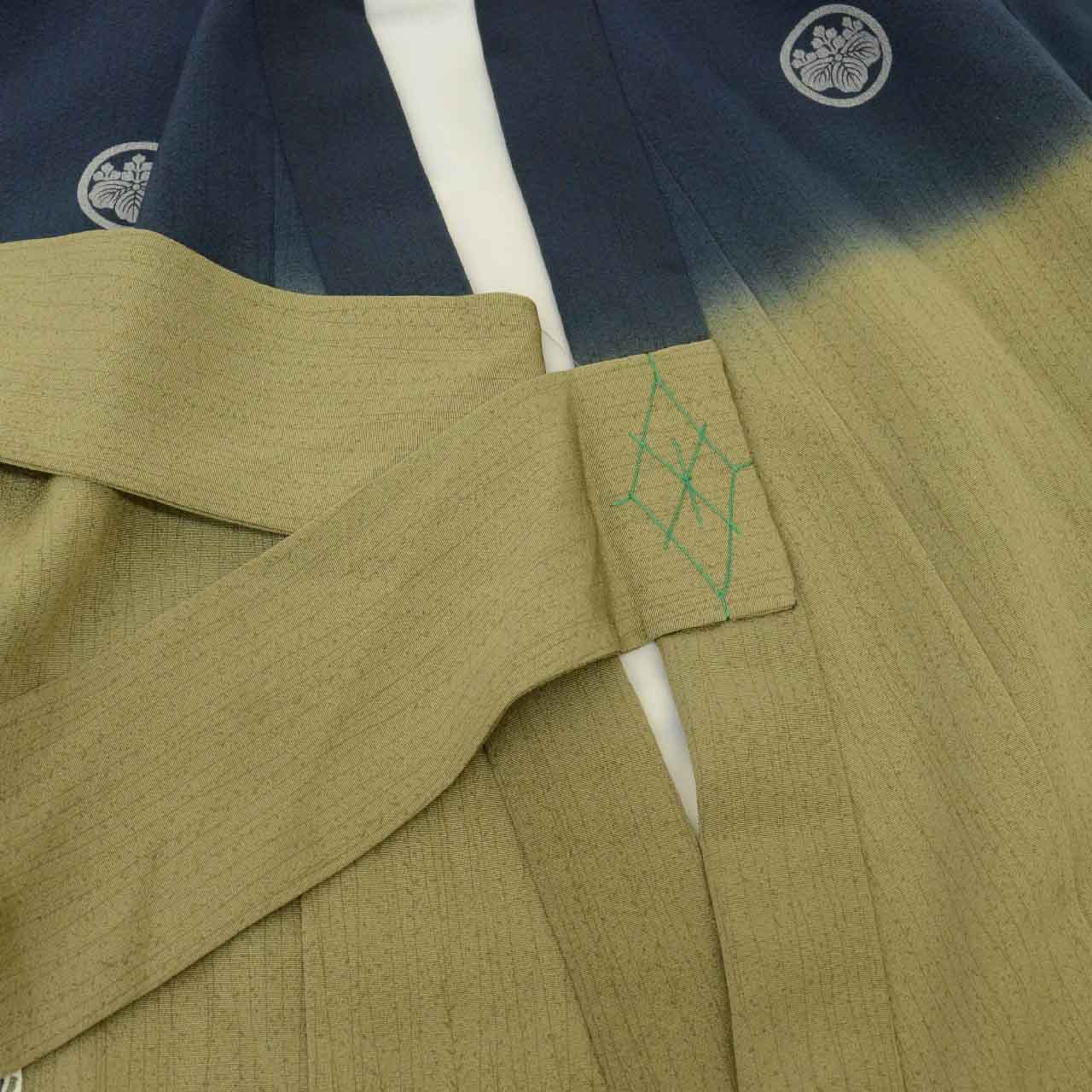 [Used] Recycled Kimono for Baby Boy's First Shrine Visit, One-Piece, Pure Silk, Ready-Made, Sleeve Length 48.0cm (18.9in), Body Length 97.0cm (38.2in), Navy Blue, Hawk Pattern, Includes Undergarment, Family Crest, Gold Embellishment, First Kimono, uu1990b 