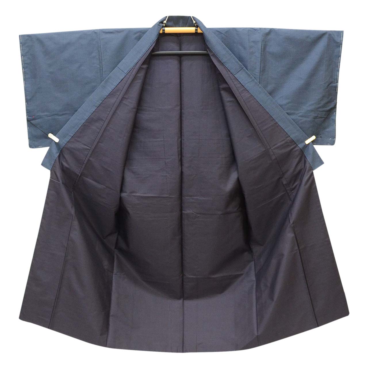 [Used] Recycled Kimono and Haori Set Ensemble for Men, Oshima Tsumugi Silk, Unused, Sleeve Length 68.0cm (26.8in), Body Length 141.5cm (55.7in), Size M, Navy Blue, Weft Kasuri Pattern, Includes Nagajuban (Undergarment) uu2093b 