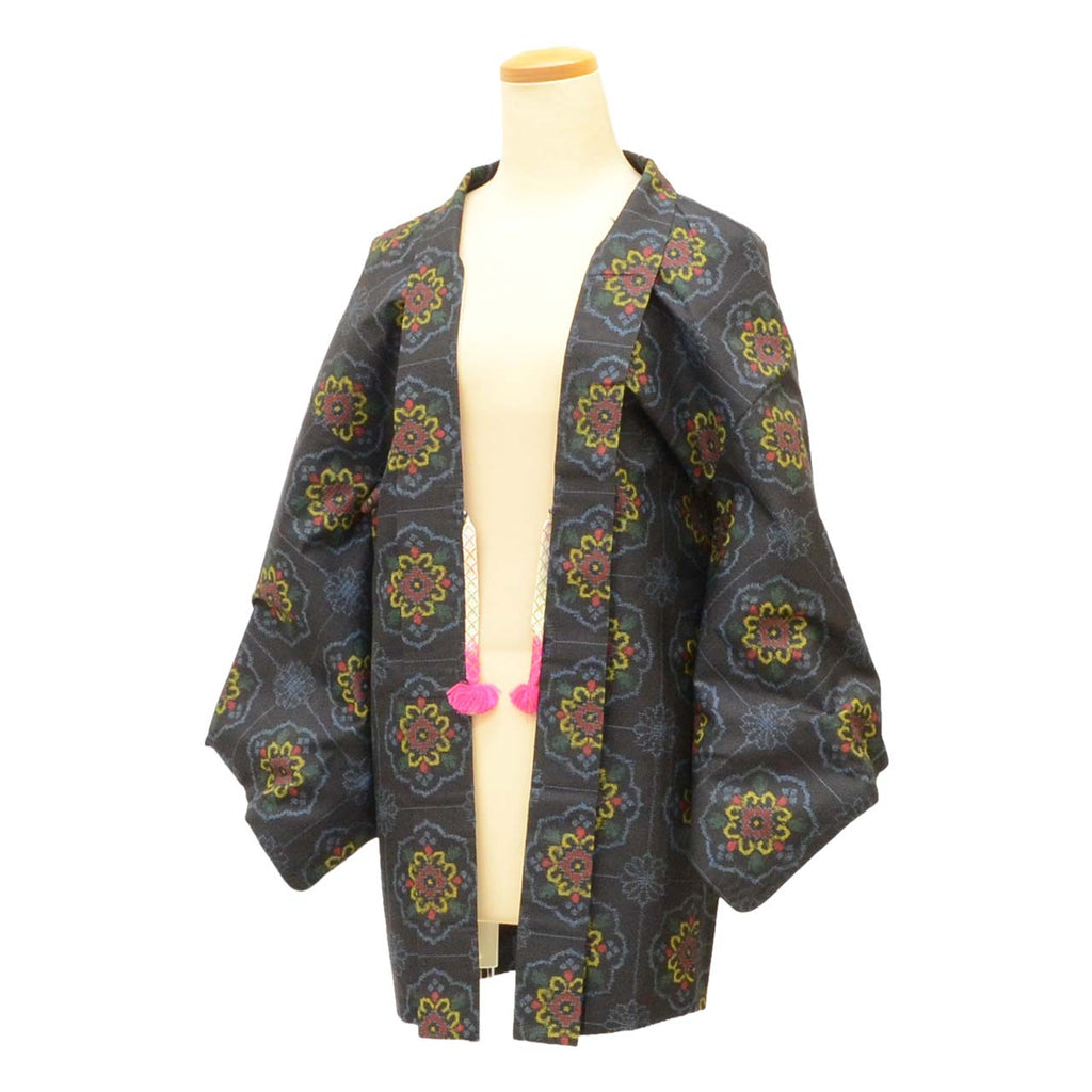 [Used] Haori (kimono jacket) - Recycled Kimono - Pure Silk - Oshima Tsumugi - Length 77.0cm (30.3in) - Sleeve Length 64.5cm (25.4in) - Black with Floral and Checkered Pattern - Comes with Haori Cord - SILK - Reused - uu2124b 