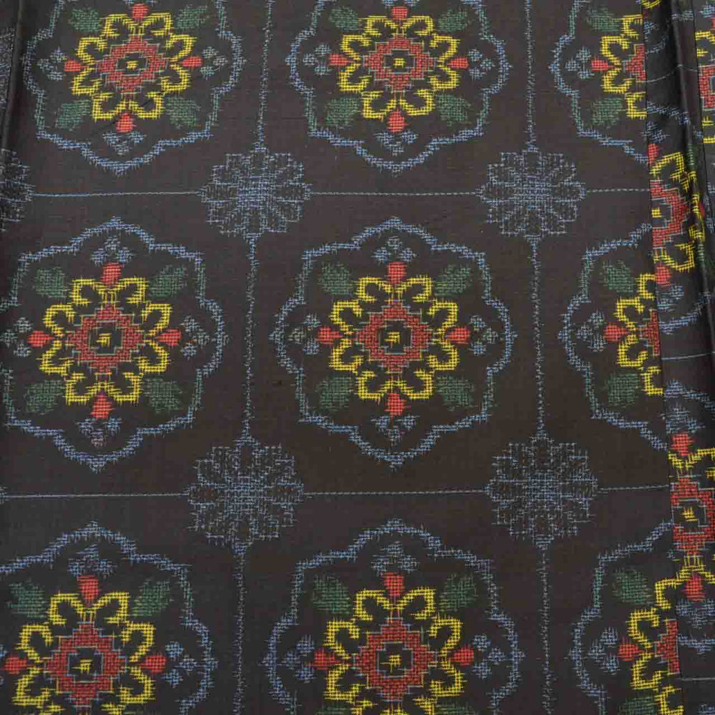 [Used] Haori (kimono jacket) - Recycled Kimono - Pure Silk - Oshima Tsumugi - Length 77.0cm (30.3in) - Sleeve Length 64.5cm (25.4in) - Black with Floral and Checkered Pattern - Comes with Haori Cord - SILK - Reused - uu2124b 