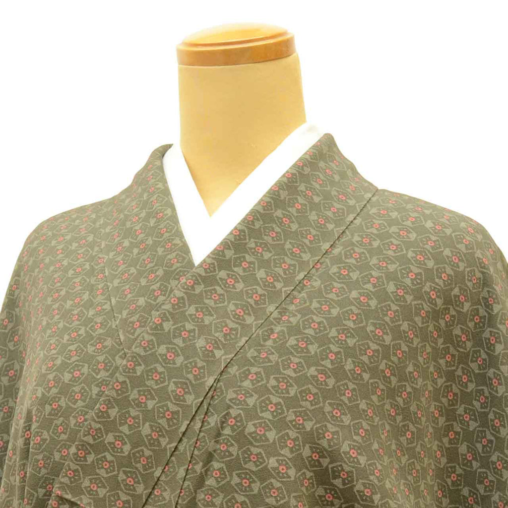 [Used] Recycled Kimono, Komon style, Pure Silk, Size M (Slightly Plus Size L), Excellent Condition, Length 160.2cm (63.1in), Sleeve Length 64.5cm (25.4in), Lined, Ready-made, Green, Tortoiseshell Pattern, Silk, Reused Kimono, uu2160b 