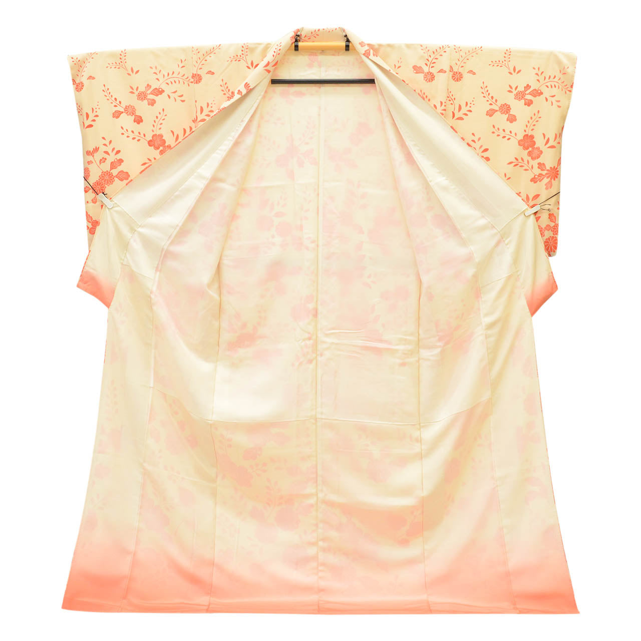 [Used] Recycled Kimono, Komon style, Pure Silk, LL size, Suitable for tall people, Large size, Good condition, Length 167.0cm (65.7in), Sleeve length 69.0cm (27.2in), Lined, Ready-made, White, Floral pattern, SILK, Reuse uu2182b 