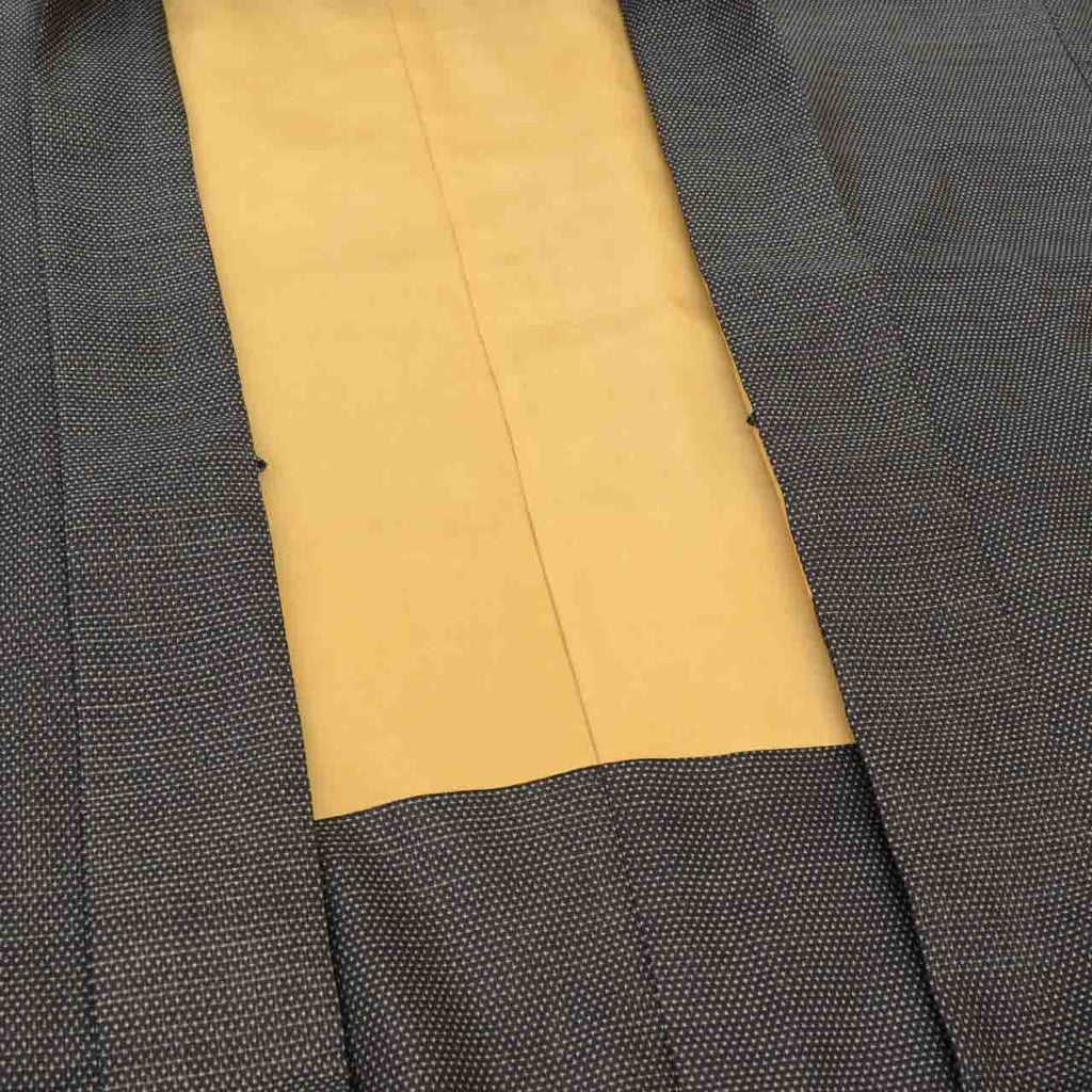 [Used] Recycled Kimono and Haori Set Ensemble for Men, Oshima Tsumugi Silk, Sleeve Length 67.5cm (26.6in), Body Length 143.5cm (56.5in), Size M, Black, Mosquito Pattern, with Obi Belt and Haori Cord, Men's uu2276b 