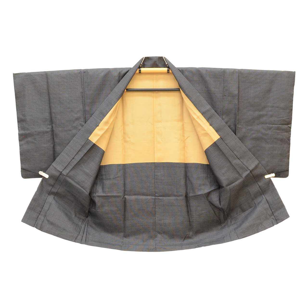 [Used] Recycled Kimono and Haori Set Ensemble for Men, Oshima Tsumugi Silk, Sleeve Length 67.5cm (26.6in), Body Length 143.5cm (56.5in), Size M, Black, Mosquito Pattern, with Obi Belt and Haori Cord, Men's uu2276b 