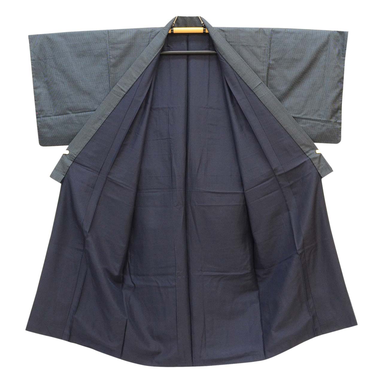[Used] Recycled Kimono and Haori Set Ensemble for Men, Oshima Tsumugi Silk, Sleeve Length 69.0cm (27.2in), Body Length 146.0cm (57.5in), Size L, Navy Blue, Tortoiseshell Pattern, with Nagajuban (Undergarment) uu2285b 