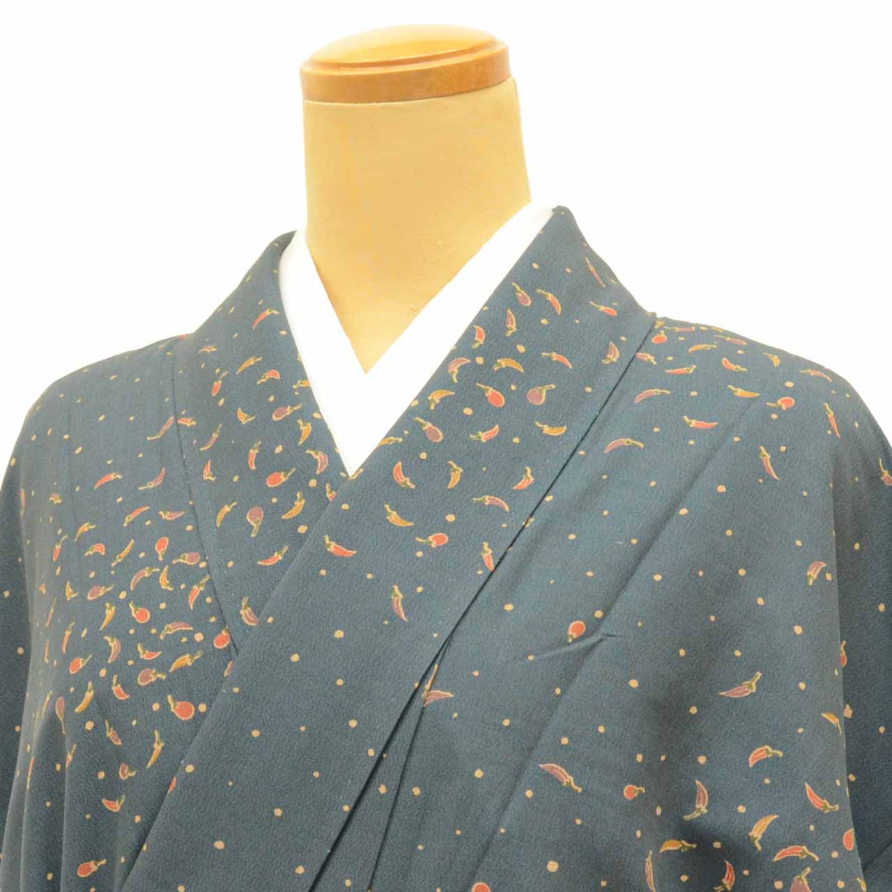 [Used] Recycled Kimono, Komon style, Pure Silk, Size M, Excellent Condition, Length 160.0cm (63.0in), Sleeve Length 62.8cm (24.7in), Lined, Ready-made, Green, Vegetable and Arare pattern, Silk, Reuse uu2306b 