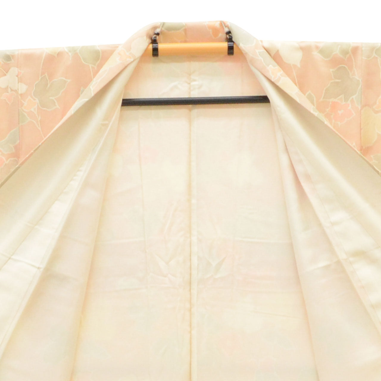 [Used] Recycled Kimono, Komon Kimono, Pure Silk, Size S (Slightly Plus Size L), Good Condition, Length 155.5cm (61.2in), Sleeve Length 63.0cm (24.8in), Lined, Ready-made, Unused, Pink Ivy Pattern, Silk, Reuse uu2307b 