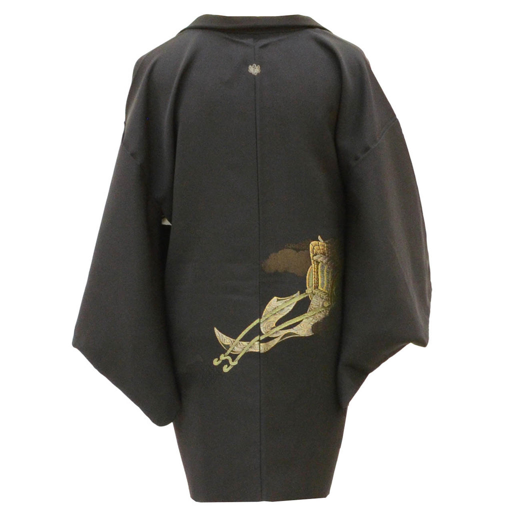 [Used] Haori (kimono jacket), recycled kimono, pure silk, black, imperial carriage pattern, gold thread, single crest, with haori cord, length 79.0cm (31.1in), sleeve length 63.5cm (25.0in), SILK, reused, uu2339b 