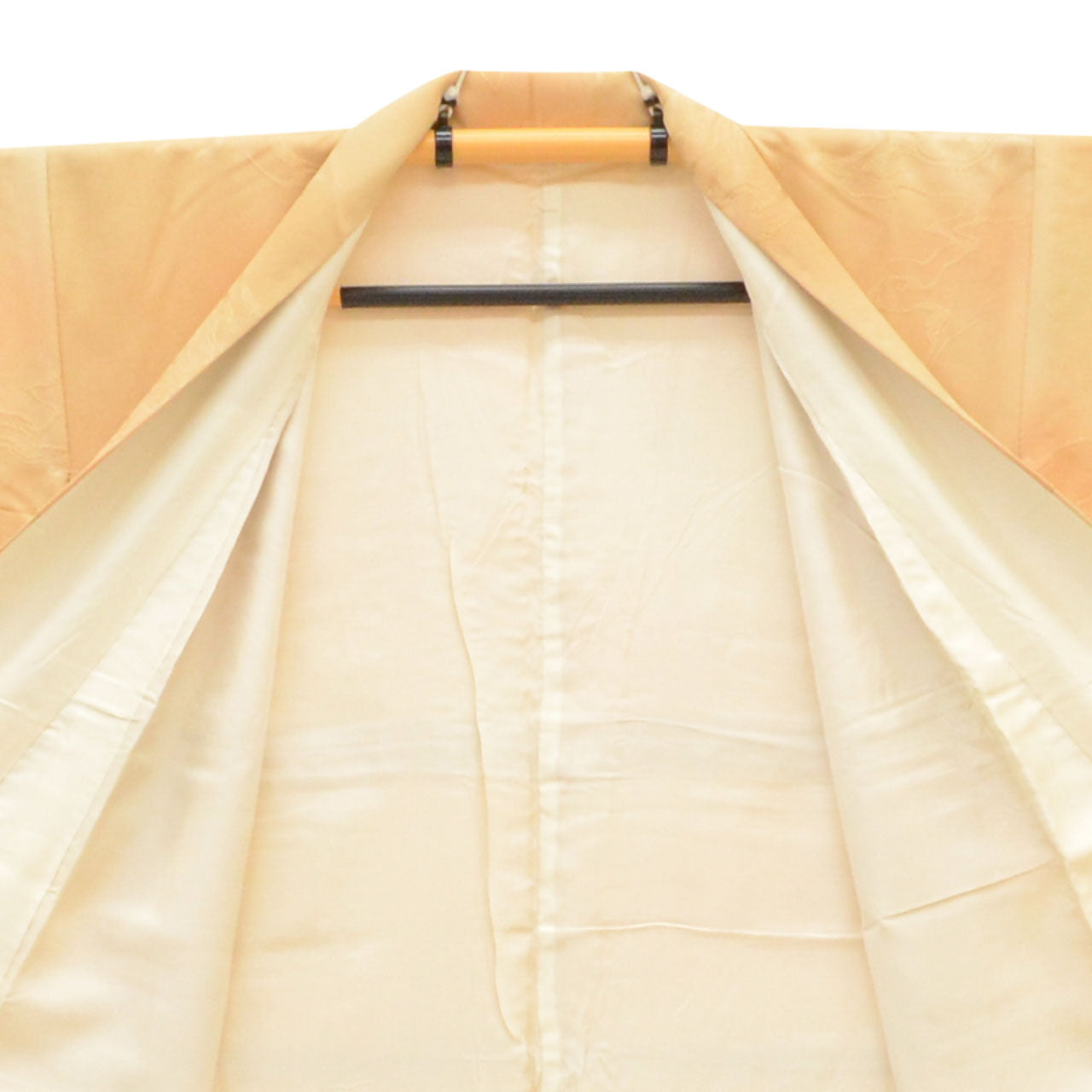 [Used] Recycled Kimono, Plain Color, Silk, Size S, Good Condition, Length 155.0cm (61.0in), Sleeve Length 65.0cm (25.6in), Lined, Ready-made, Single Family Crest, Brown, Wave Pattern, Silk, Reuse uu2341b 