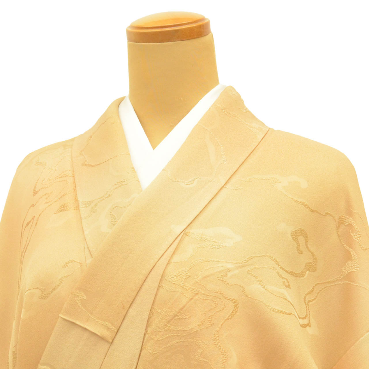 [Used] Recycled Kimono, Plain Color, Silk, Size S, Good Condition, Length 155.0cm (61.0in), Sleeve Length 65.0cm (25.6in), Lined, Ready-made, Single Family Crest, Brown, Wave Pattern, Silk, Reuse uu2341b 