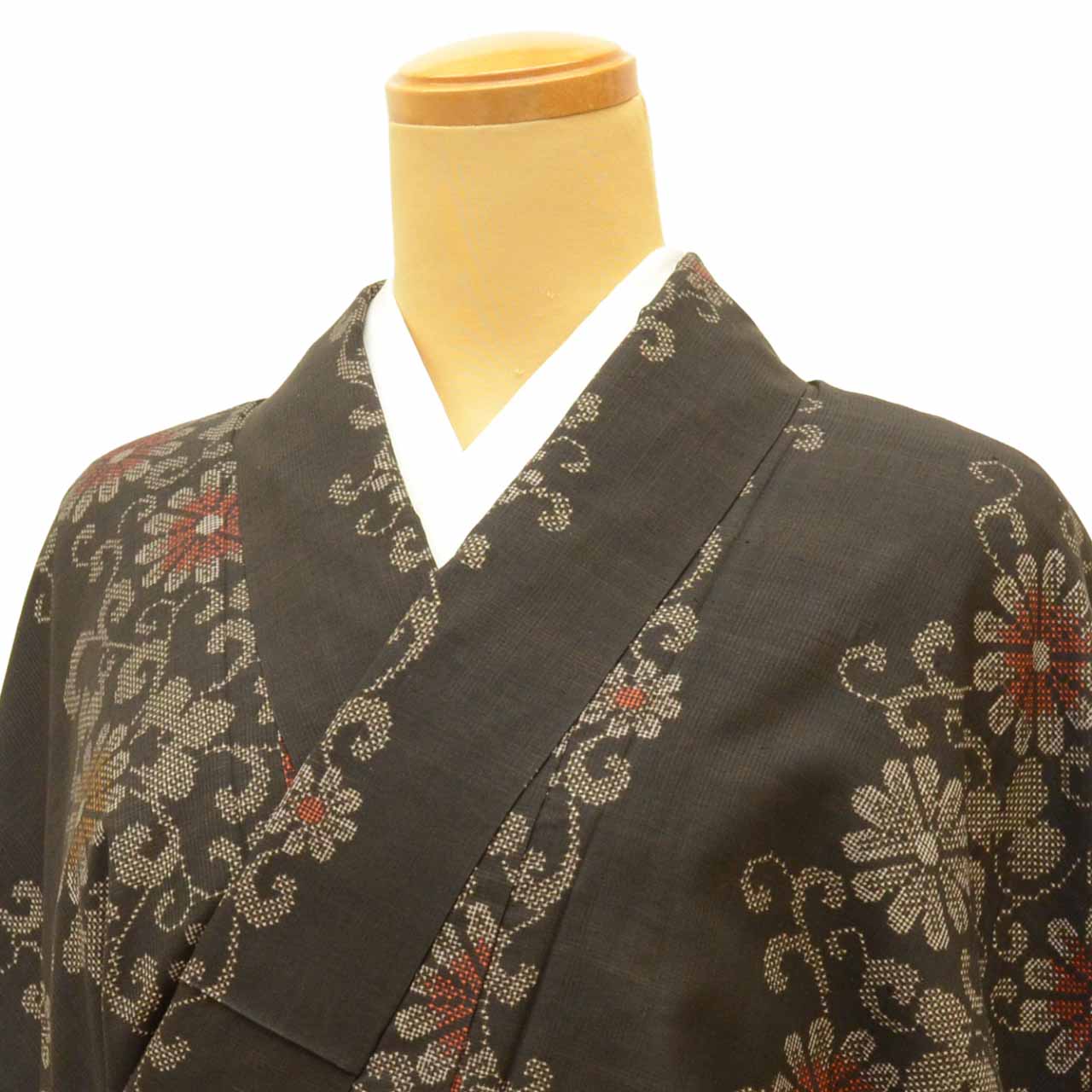 Vintage Japanese Kimono | Oshima Tsumugi | Brown Silk | Chrysanthemum Arabesque | Mud-dyed | Ichigen-shiki | Sustainable | uu2366b