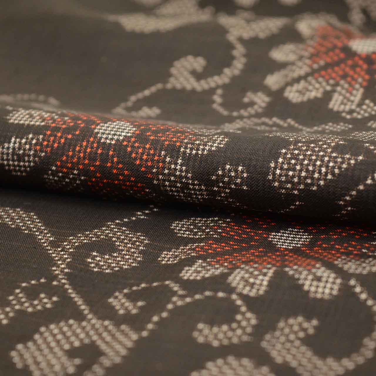 Vintage Japanese Kimono | Oshima Tsumugi | Brown Silk | Chrysanthemum Arabesque | Mud-dyed | Ichigen-shiki | Sustainable | uu2366b