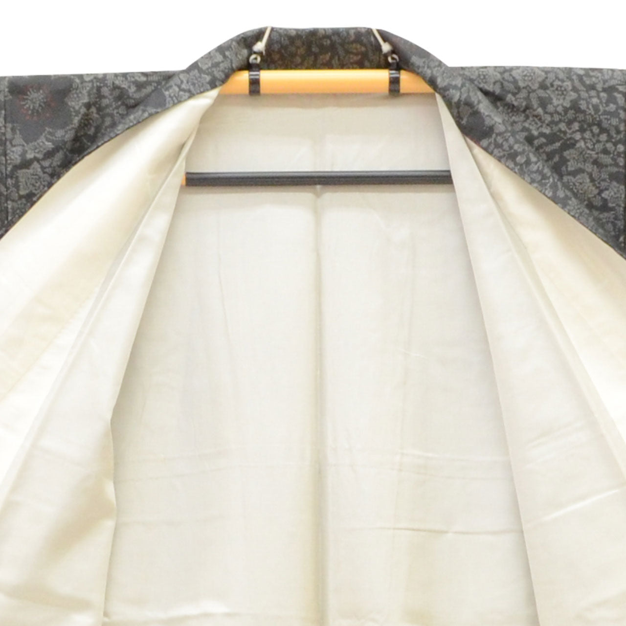 Vintage Japanese Kimono | Oshima Tsumugi | Black Silk | Bellflower Pattern | Yokoso-shiki | Size M-L | Sustainable | uu2393b