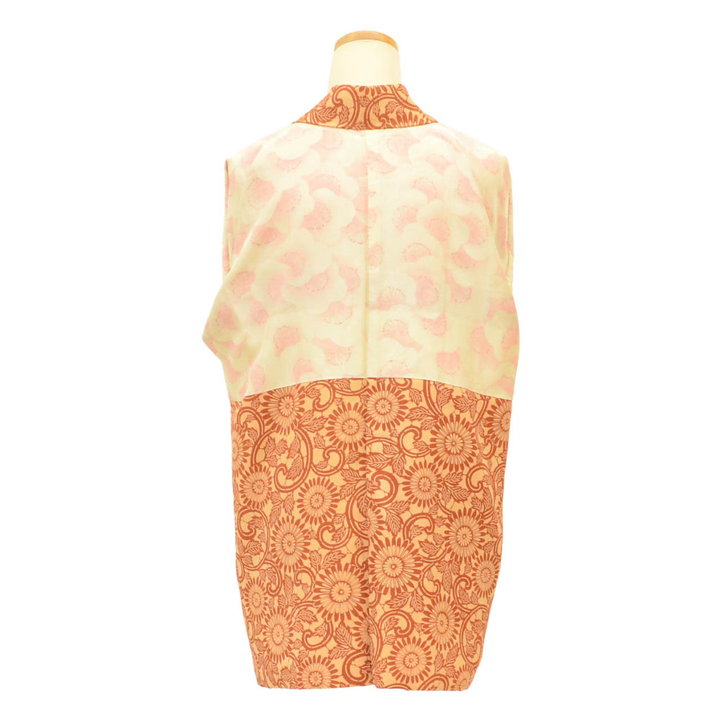 [Used] Haori (kimono jacket) - Recycled kimono, pure silk, brown, floral arabesque pattern, with haori cord, length 78.0cm (30.7in), sleeve length 63.7cm (25.1in), SILK, Reuse uu2443b 