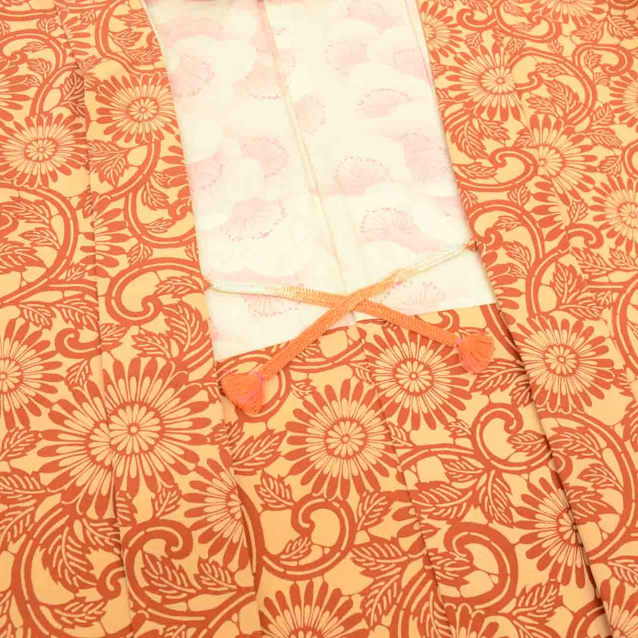 [Used] Haori (kimono jacket) - Recycled kimono, pure silk, brown, floral arabesque pattern, with haori cord, length 78.0cm (30.7in), sleeve length 63.7cm (25.1in), SILK, Reuse uu2443b 