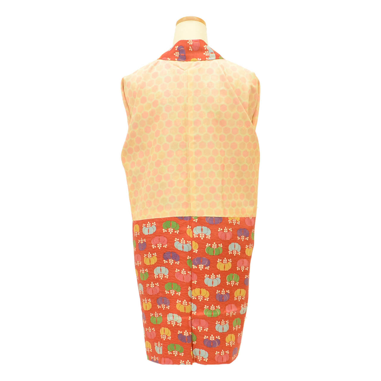 [Used] Long Haori (kimono jacket), recycled kimono, pure silk, unused, length 89.0cm (35.0in), sleeve length 65.5cm (25.8in), red, paulownia pattern, long length, SILK, reuse uu2454b 