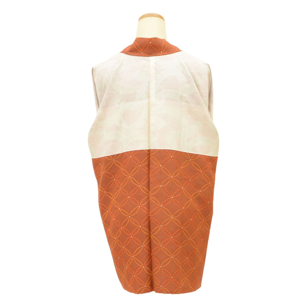 [Used] Haori (kimono jacket), recycled kimono, pure silk, brown, Shippo pattern, length 79.0cm (31.1in), sleeve length 64.0cm (25.2in), SILK, reuse uu2457b 