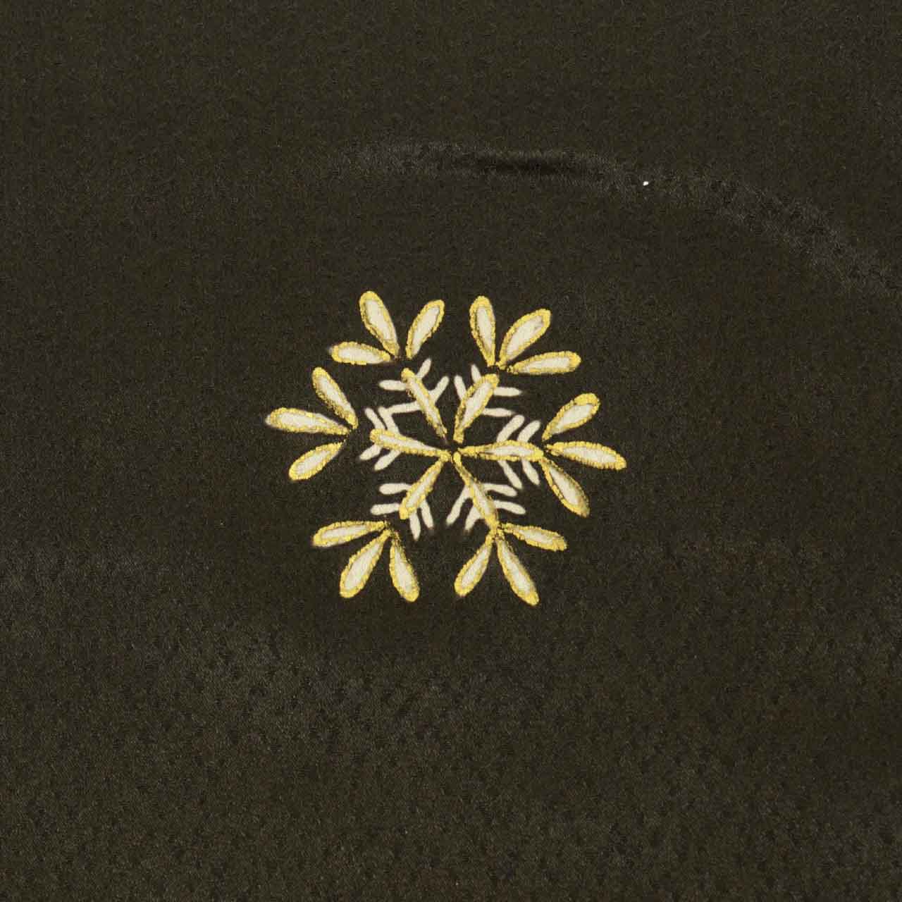 [Used] Haori (kimono jacket), recycled kimono, pure silk, gold and silver embroidery, black with snowflake pattern, length 77.0cm (30.3in), sleeve length 64.0cm (25.2in), SILK, reused, uu2458b 
