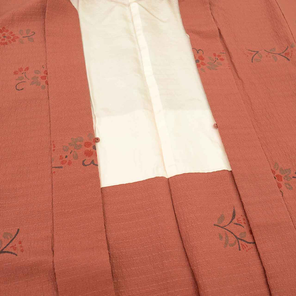 [Used] Haori (kimono jacket), recycled kimono, pure silk, excellent condition, length 79.0cm (31.1in), sleeve length 63.3cm (24.9in), brown, floral pattern, SILK, reused, uu2489b 