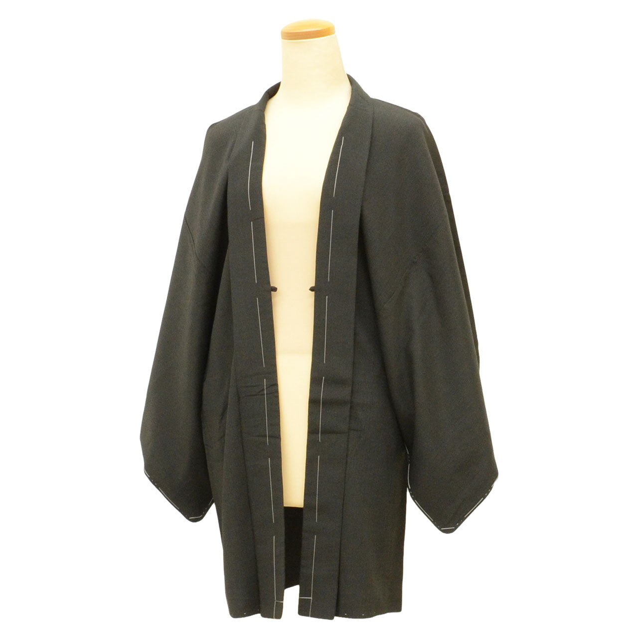 [Used] Recycled Men's Haori Jacket, Men's Long Haori, Pure Silk, Unused, Black, Plain, Long Length, Single Family Crest, Length 85.0cm (33.5in), Sleeve Length 66.7cm (26.3in), SILK, Reuse, uu2519b 