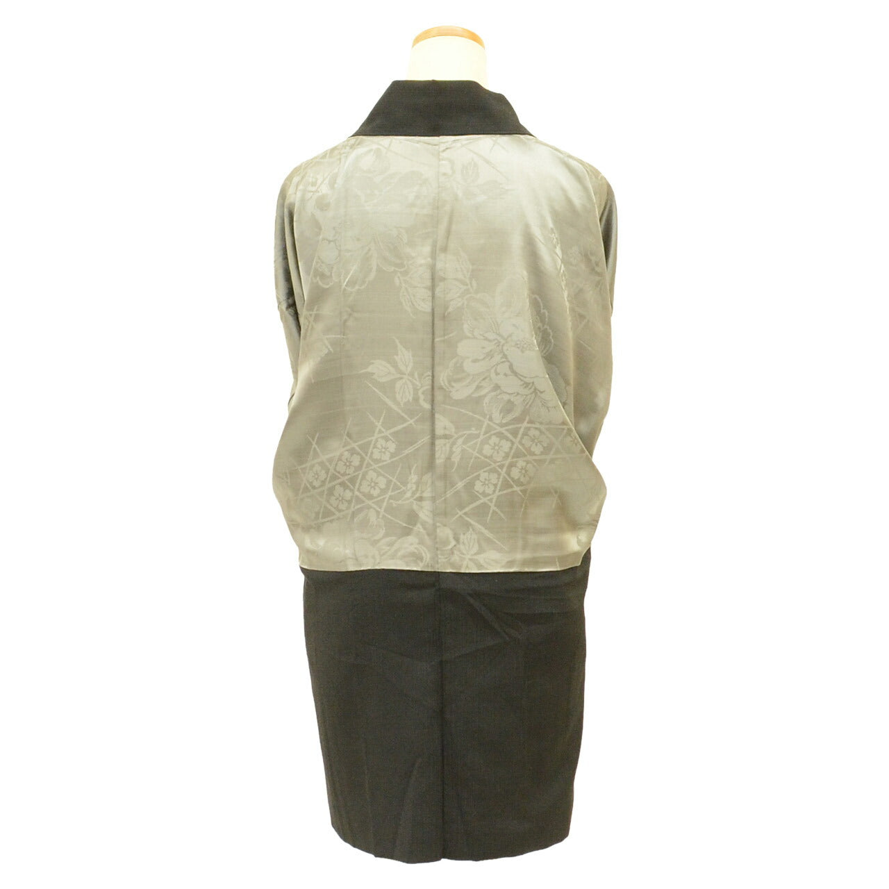 [Used] Recycled Men's Haori Jacket, Men's Long Haori, Pure Silk, Unused, Black, Plain, Long Length, Single Family Crest, Length 85.0cm (33.5in), Sleeve Length 66.7cm (26.3in), SILK, Reuse, uu2519b 