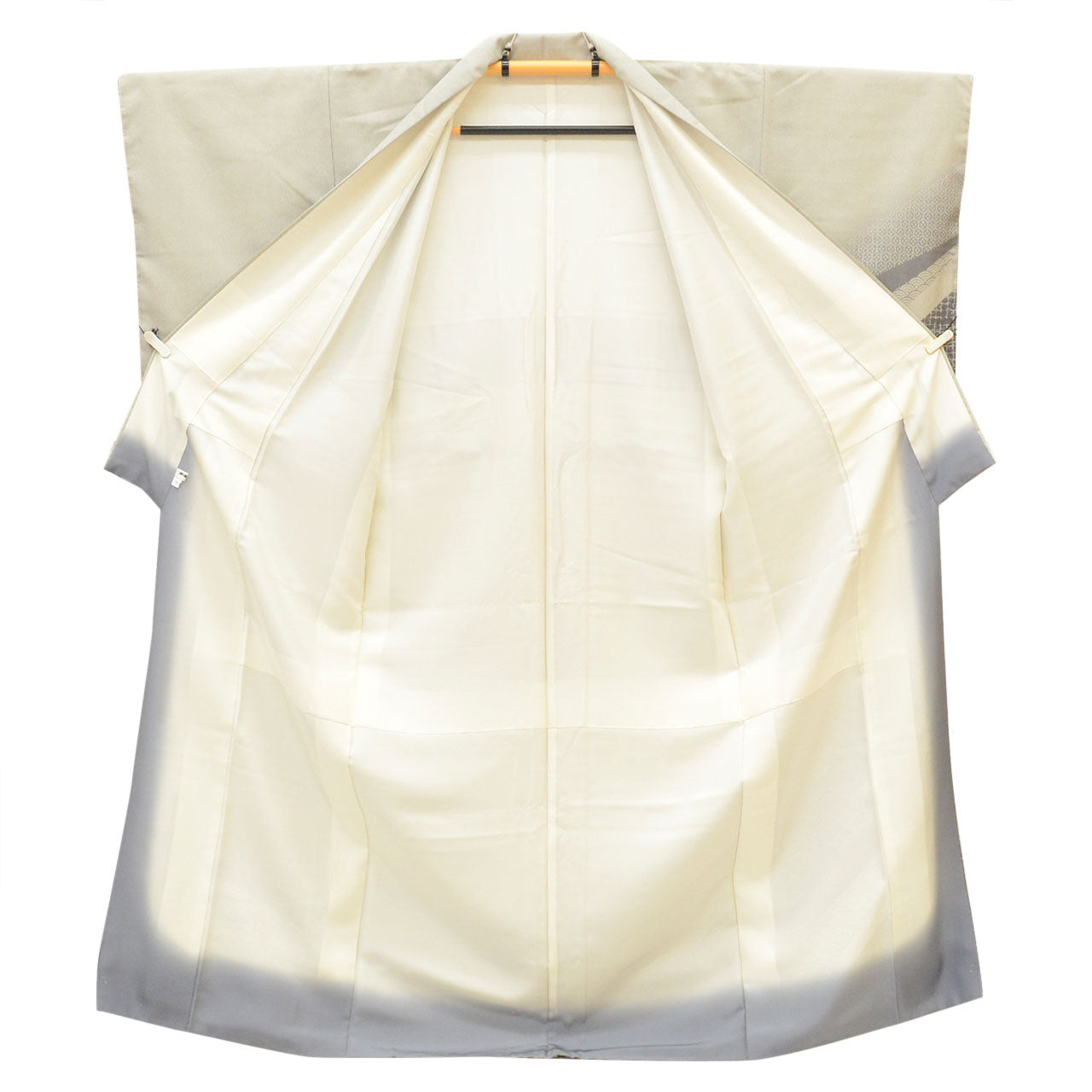 Vintage Japanese Kimono | Shiozawa Tsumugi | Gray Silk | Houmongi-style | Pearl-tone | Unused | Size M-L | Sustainable | uu2555b