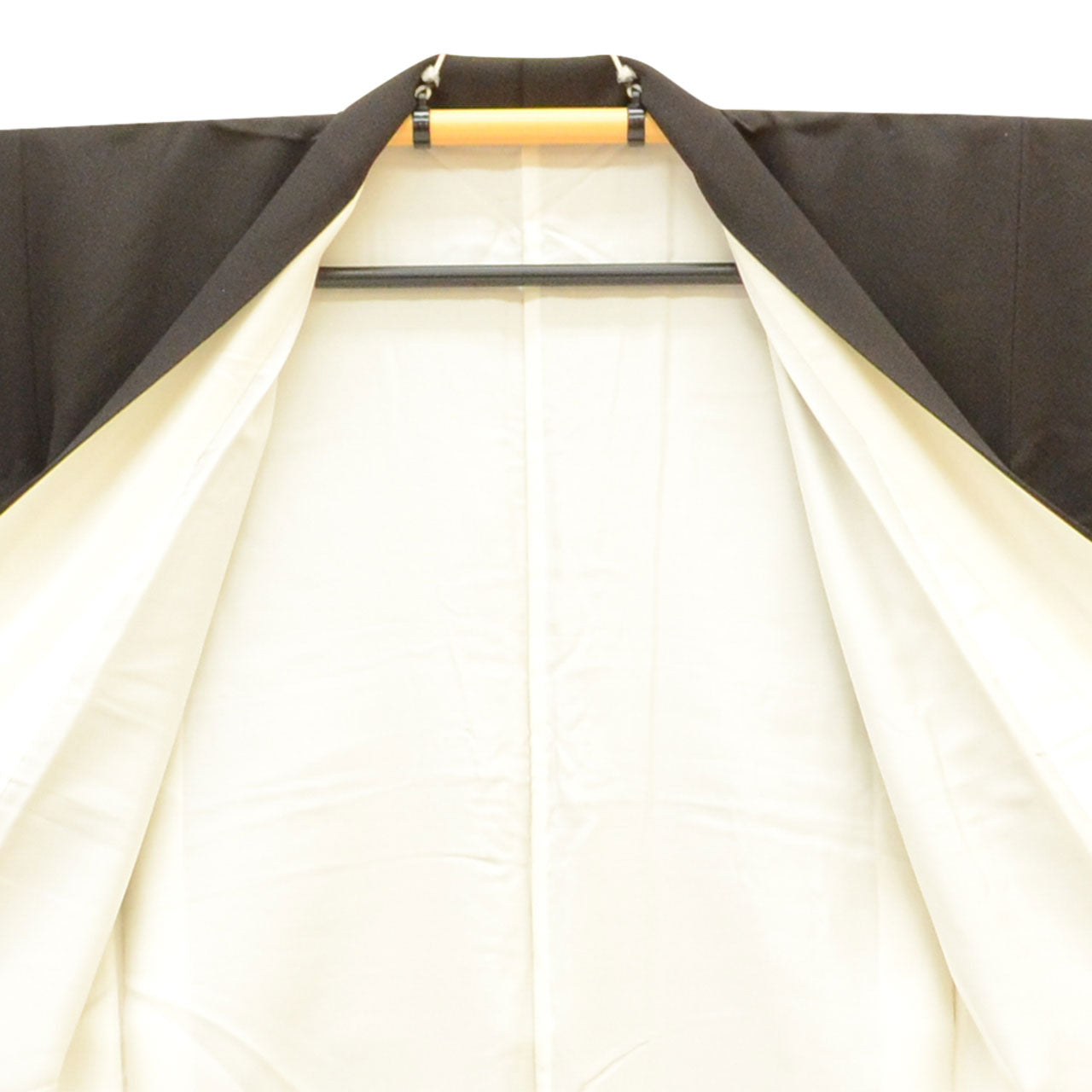 [Used] Recycled Kimono, Komon style, Pure Silk, Size L, Excellent Condition, Length 165.7cm (65.2in), by Tsujimura Jusaburo, Sleeve Length 66.3cm (26.1in), Lined, Ready-made, Crepe fabric, Signed by the artist, Brown, Genji-ko pattern, Silk, Reuse uu2586b 