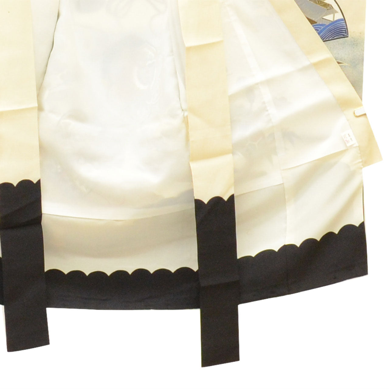 [Used] Recycled Kimono for Baby Boys' First Shrine Visit (Omiyamairi) - One-piece, Ready-made, Sleeve Length 48cm, Body Length 97cm, White, Helmet Pattern, Includes Undergarment, Family Crest, Silver Embellishment, Baby's First Kimono uu2617b 