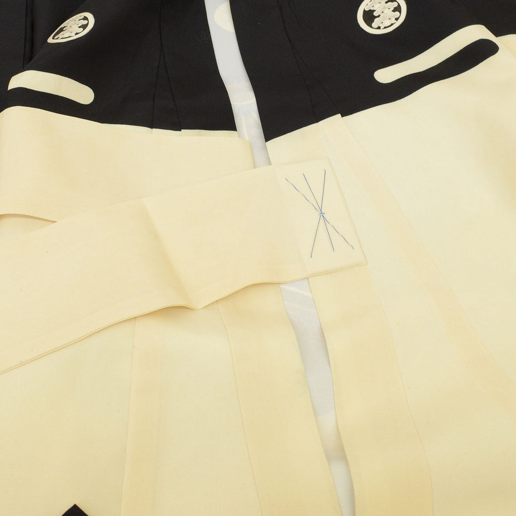 [Used] Recycled Kimono for Baby Boys' First Shrine Visit (Omiyamairi) - One-piece, Ready-made, Sleeve Length 48cm, Body Length 97cm, White, Helmet Pattern, Includes Undergarment, Family Crest, Silver Embellishment, Baby's First Kimono uu2617b 