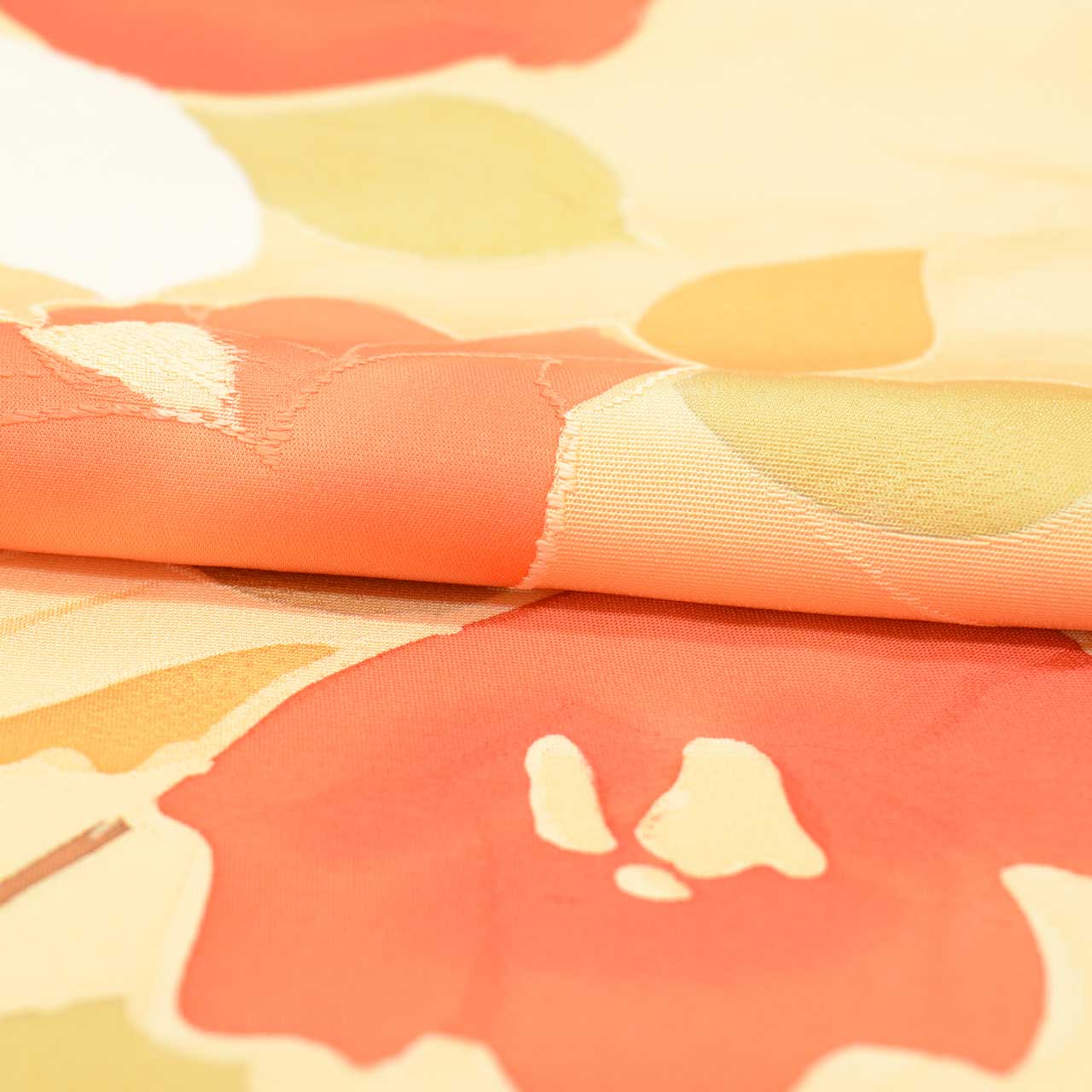 [Used] Recycled Kimono, Komon style, Pure Silk, Size L, Good Condition, Length 162.5cm (64.0in), Sleeve Length 63.3cm (24.9in), Lined, Ready-made, Orange Camellia, Silk, Reuse uu2620b 