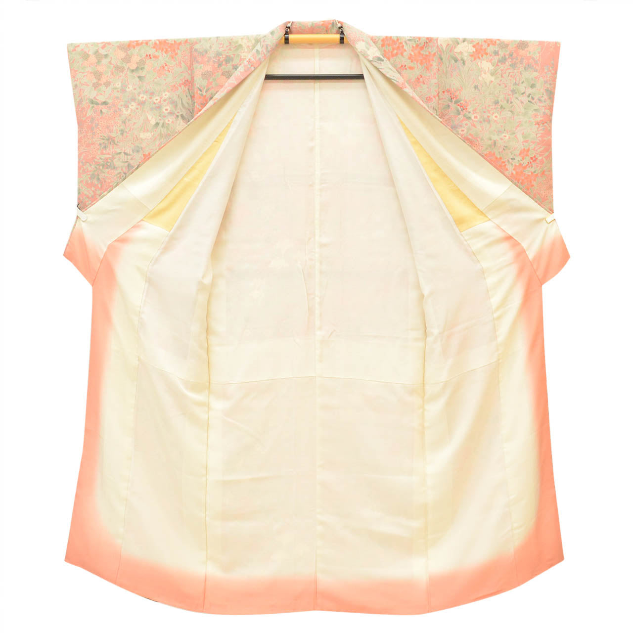 [Used] Recycled Kimono, Komon style, Pure Silk, Size SS (Small Height), Good Condition, Length 147.0cm (57.9in), Sleeve Length 61.5cm (24.2in), Lined, Ready-made, Crepe fabric, Pink, Floral pattern, Silk, Reused, uu2674b 