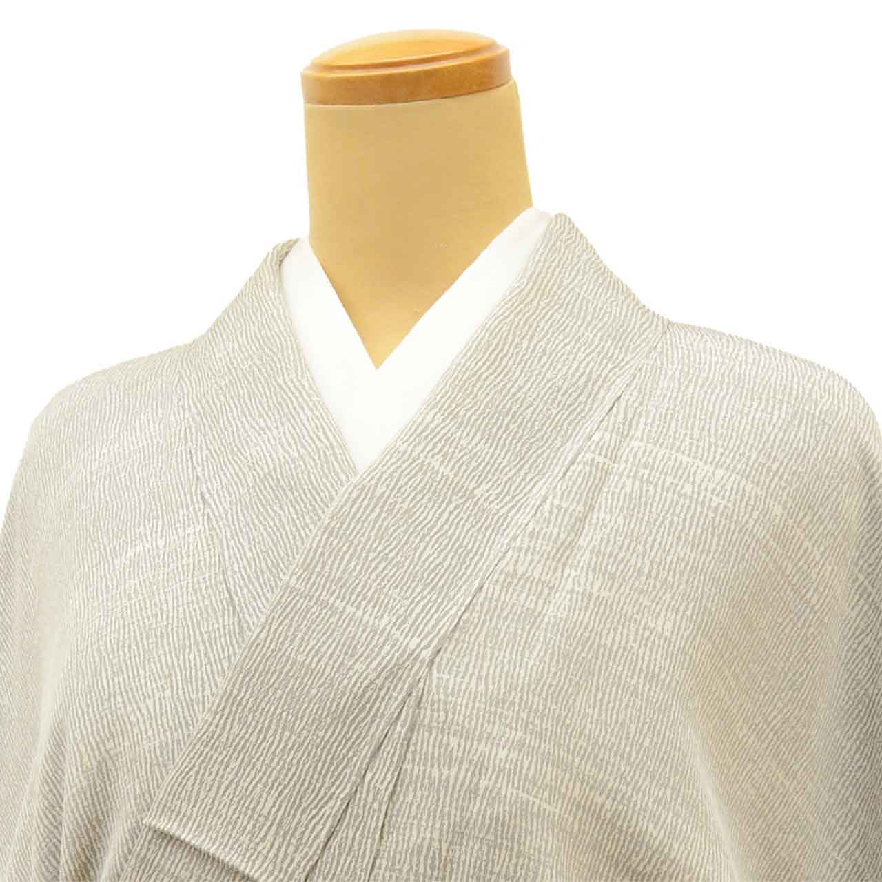 [Used] Recycled Kimono, Komon Kimono, Pure Silk, Size S (Slightly Plus Size L), Special Item, Length 154.0cm (60.6in), Sleeve Length 66.7cm (26.3in), Lined, Ready-made, Textured Weave, Gray, Silk, Reused uu2682b 