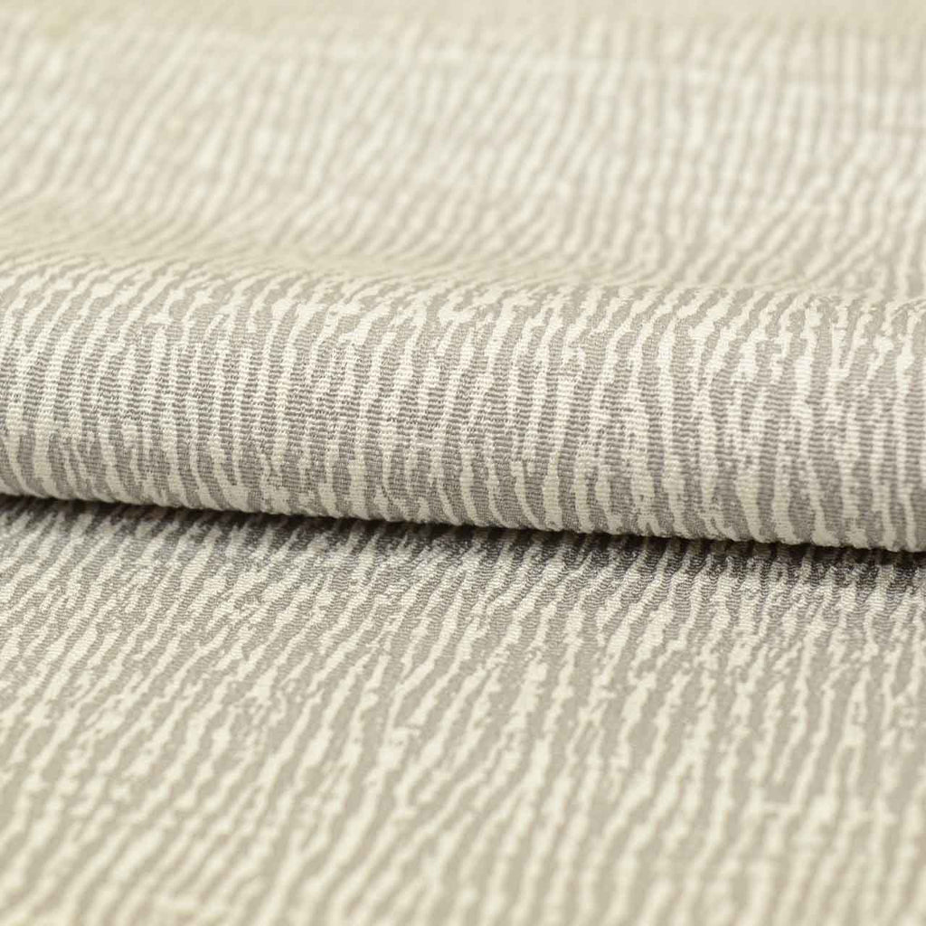 [Used] Recycled Kimono, Komon Kimono, Pure Silk, Size S (Slightly Plus Size L), Special Item, Length 154.0cm (60.6in), Sleeve Length 66.7cm (26.3in), Lined, Ready-made, Textured Weave, Gray, Silk, Reused uu2682b 